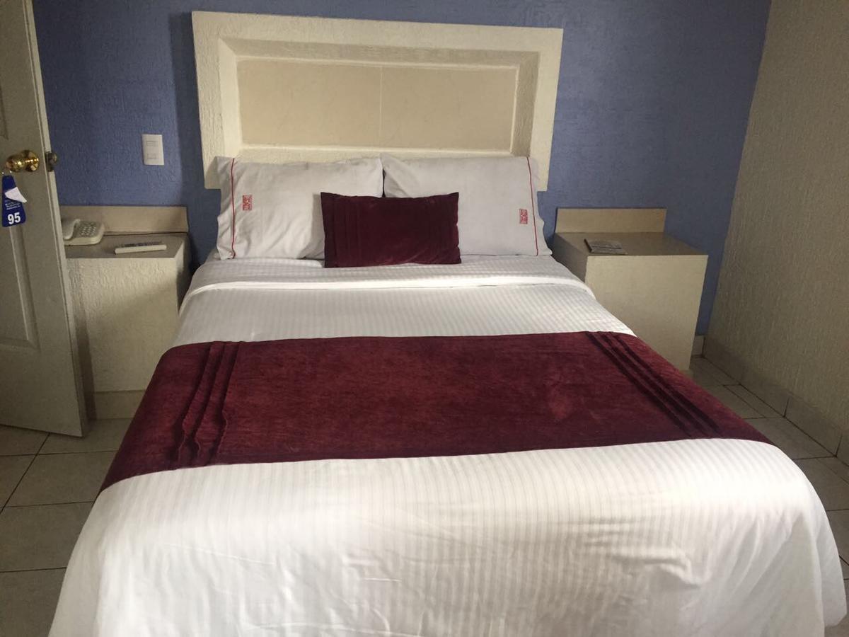 Hotel La Paz Guadalajara Kültér fotó